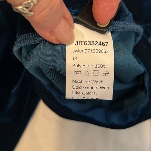 Shein size large blue velvety elastic waist slim pants like new - Picture 3 of 8